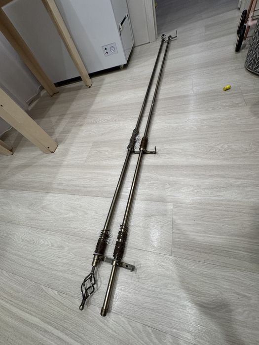 Продам карнизы 2 шт
