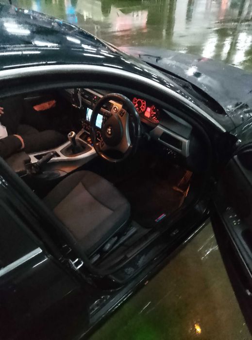 продаю машину BMW 325 бензин газ