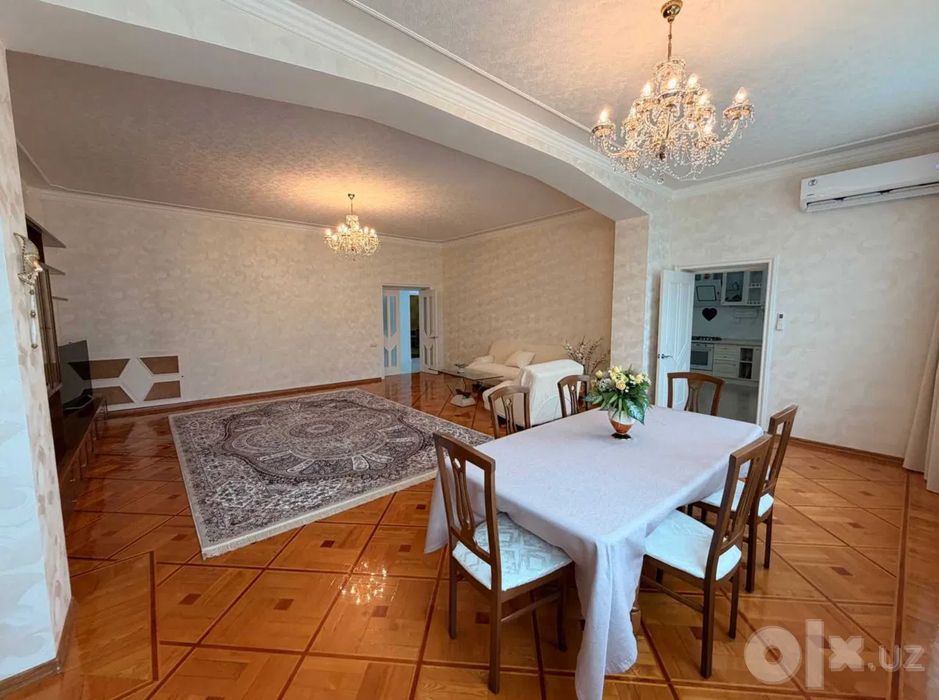 Сдаётся 3-комн ул. Чехова, кафе Bon, 150 м²