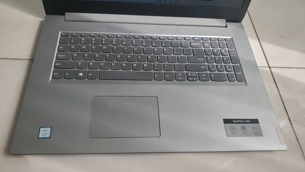 Лаптоп Леново 17 инча i3, SSD 500 gb, оригинален Window 11, като нов