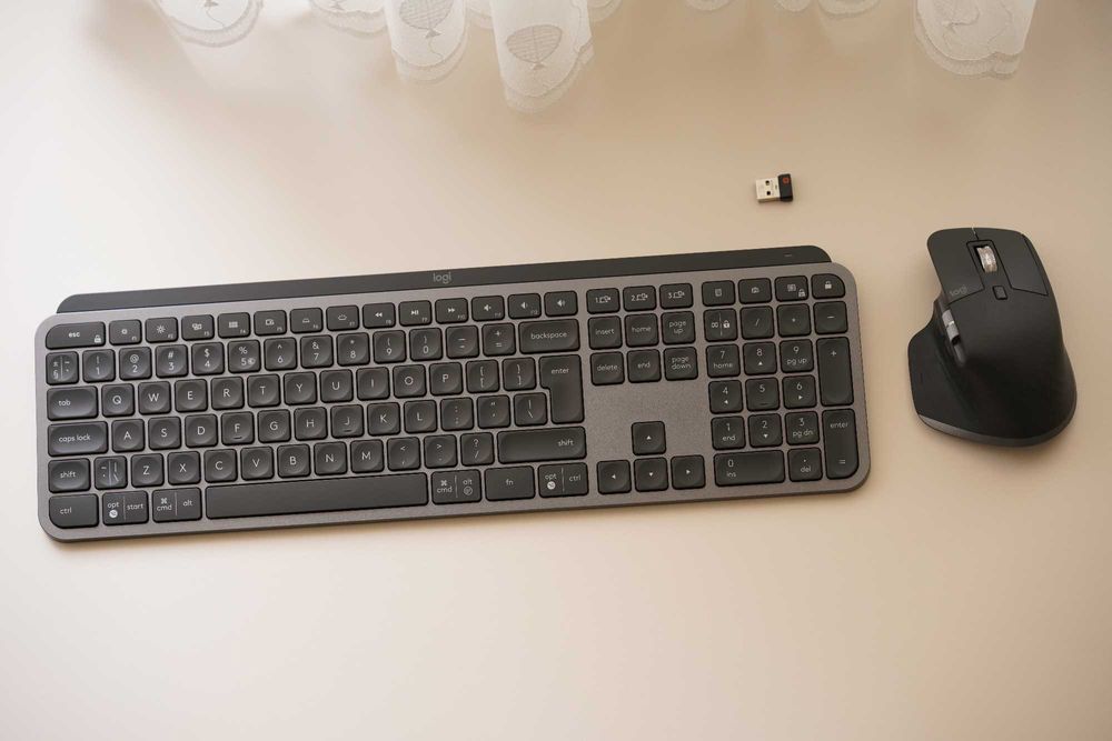 Logitech MX Keys & MX Master 3 Combo