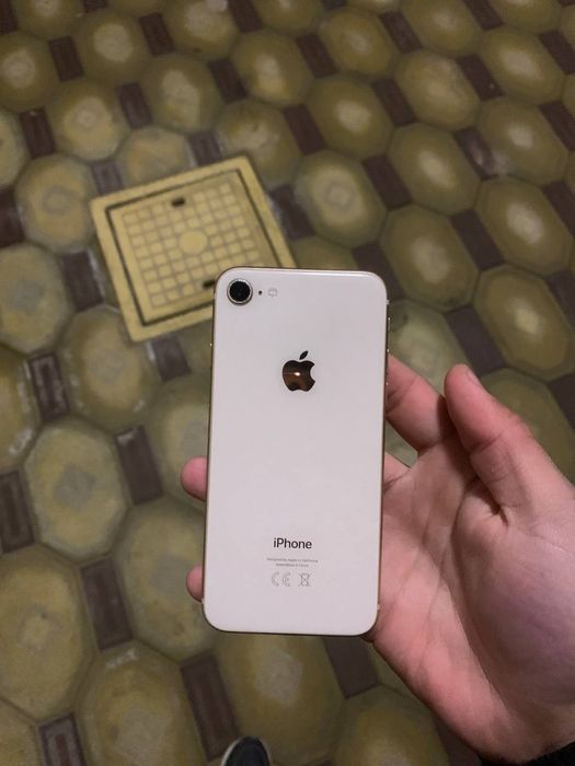 iPhone 8  64-76 atp true ton bor  namangan shaxar