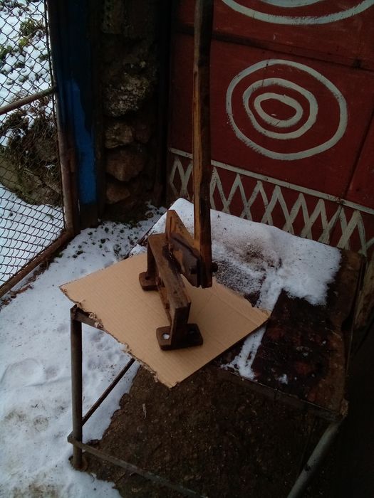 Продавам гилотина за рязане на ламарина