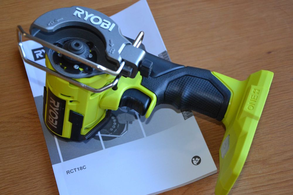 Нов безчетков ъглошлайф Ryobi 18V