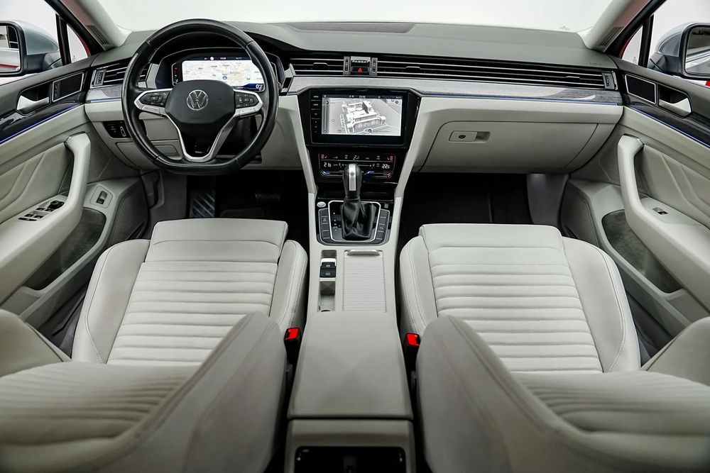 VOLKSWAGEN Passat 2020 — imagine 2