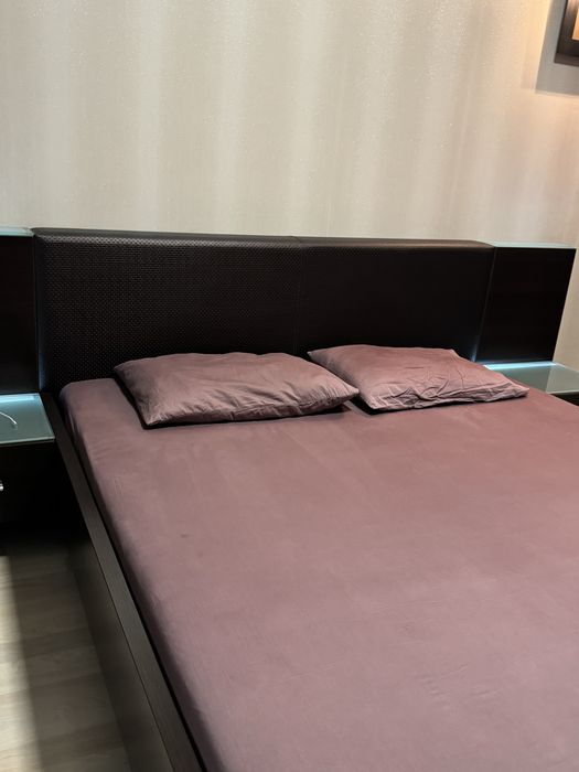 Спалня с нощтни шкафове и осветление + Матрак