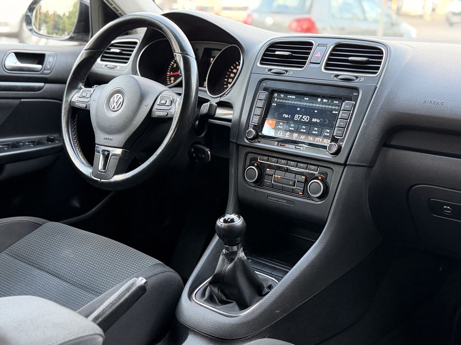 Vand Golf VI 1,2 Benzina  Impecabila Recent Adusa