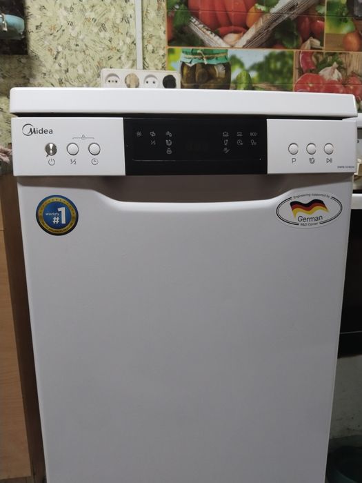 Посудомоечная машина Midea DWF8-7618QW