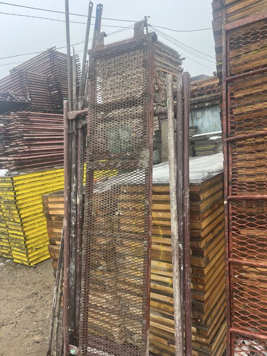 Продажа стройтельных лесов и трапов.