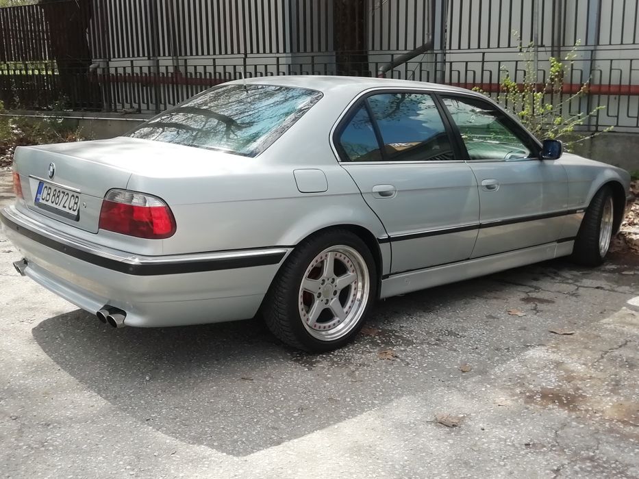 BMW Е38 740i V8 под наем за абитуриентски бал, сватба, фотосесия и др.