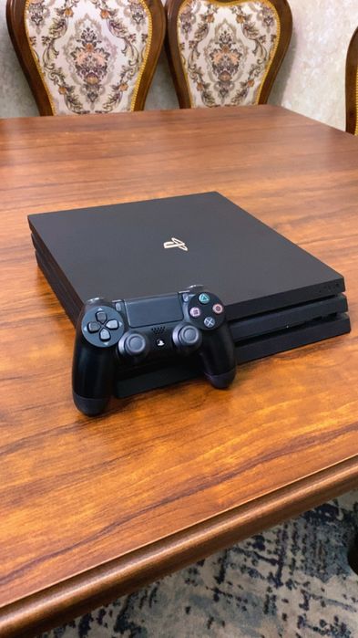 Ps4 Pro 1Tb idealniy