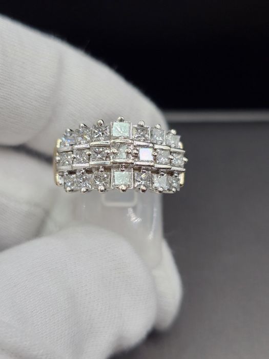 Масивен златен пръстен с над 1 карат диаманти – 14K