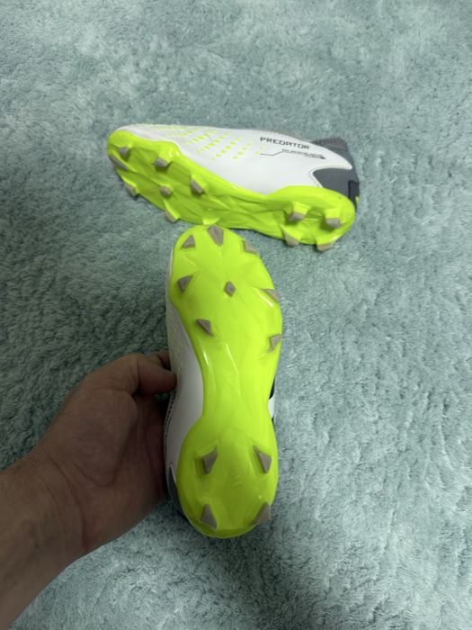 Adidasi cu crampoane marimea 31,5