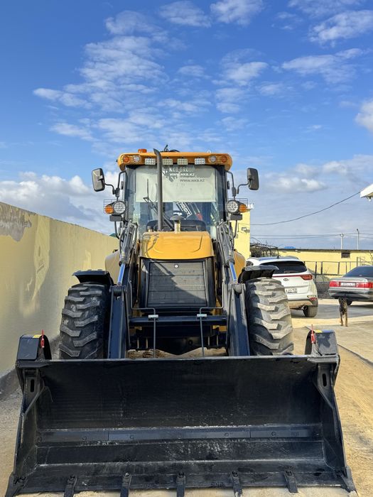 эксковатор-погрузчик