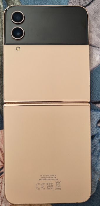 Samsung Galaxy Z flip4