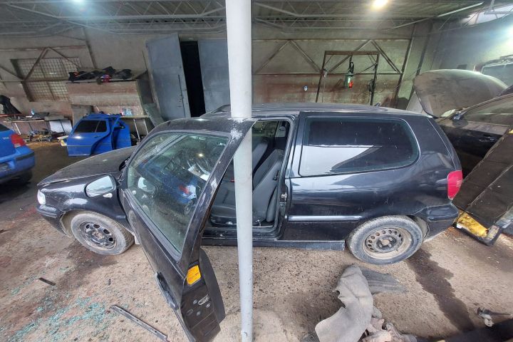 Bara fata Volkswagen VW Polo a 3-a generatie 6N