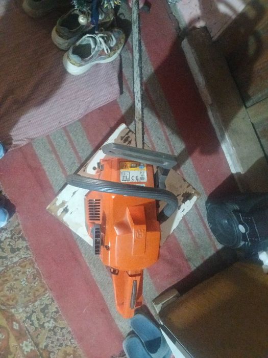 Vând drujba husqvarna 55