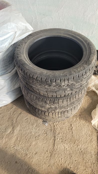 Продам зимние шины 3 штуки