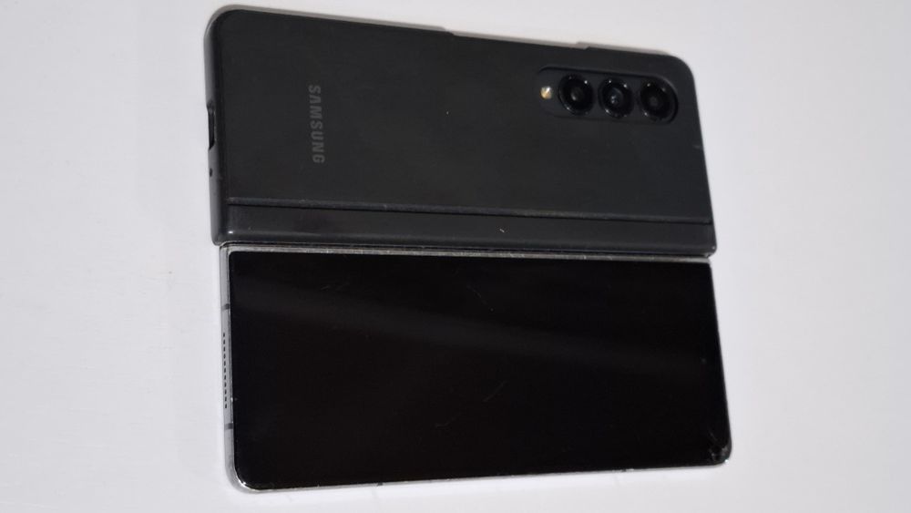 Продам Samsung Z fold4 12/256Gb