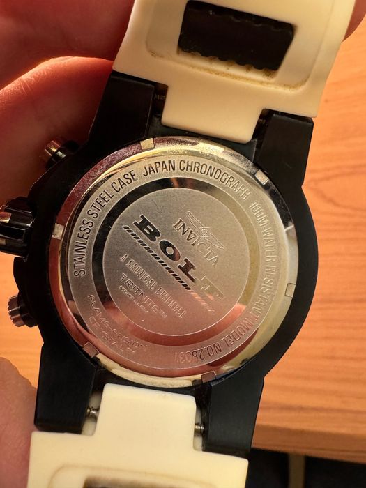 Invicta Bolt Chronograph 18087 – 52 мм, гумена каишка