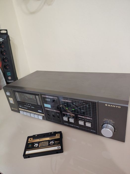 SANYO  RD 220 . Deck