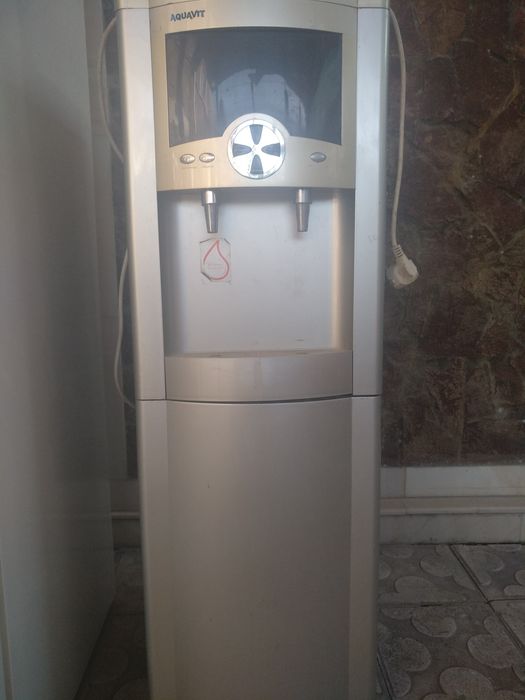 Кулер для воды б/у