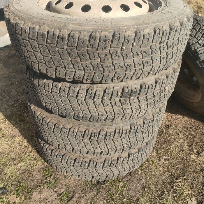 Диски с резиной на ниву