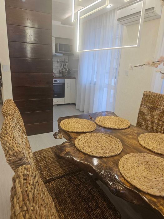 Дава се под наем Тристаен апартамент в Варна, Център - 110 кв.м за 1595.79 € - Снимка #4
