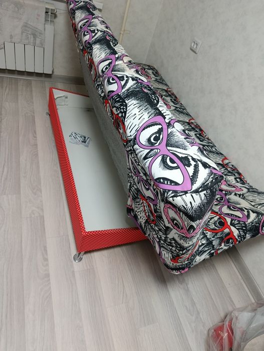 Отдам даром диван б/у . срочно