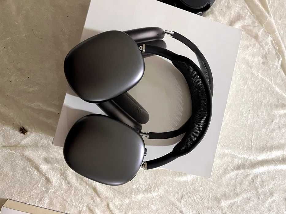 Свои AirPods Max Space Gray (Lightning)