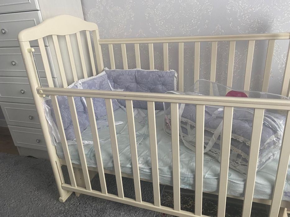 Продам детскую кроватку