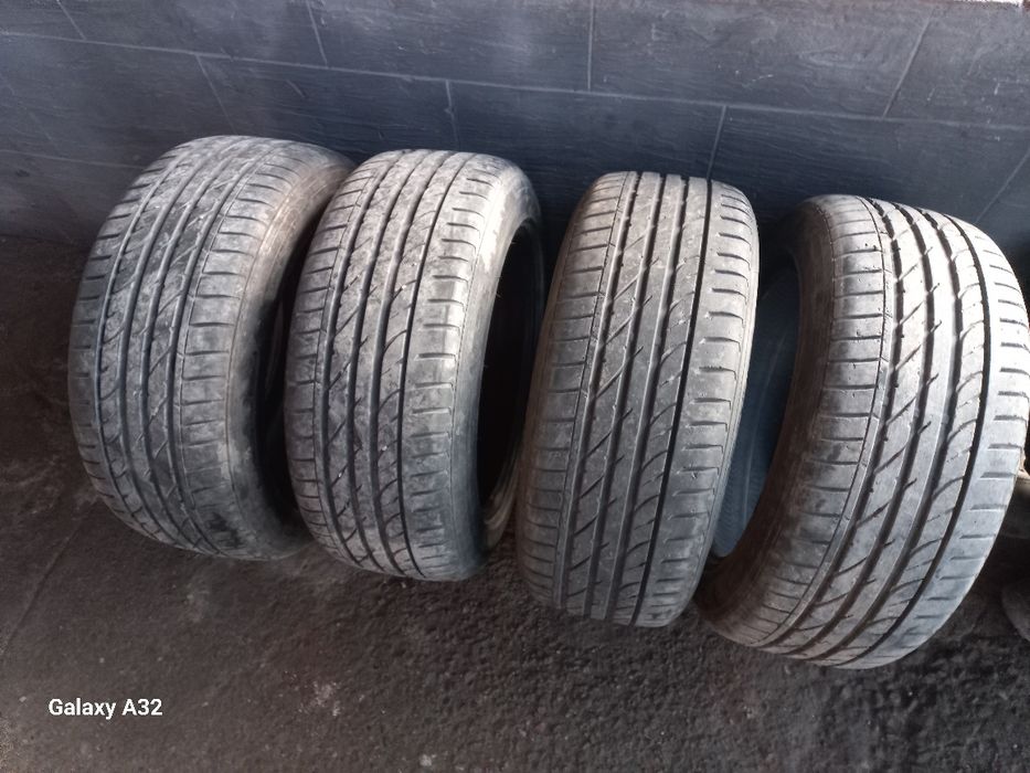 Продам летнию резину 215/55/17