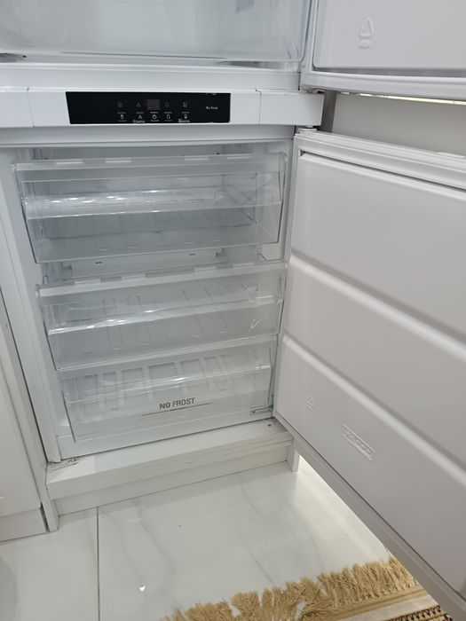 Продам встроенный холодильник,  г. Астана