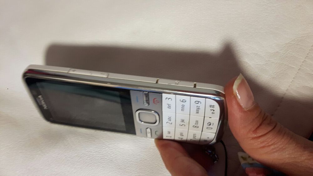 Телефон Нокия- Nokia С5