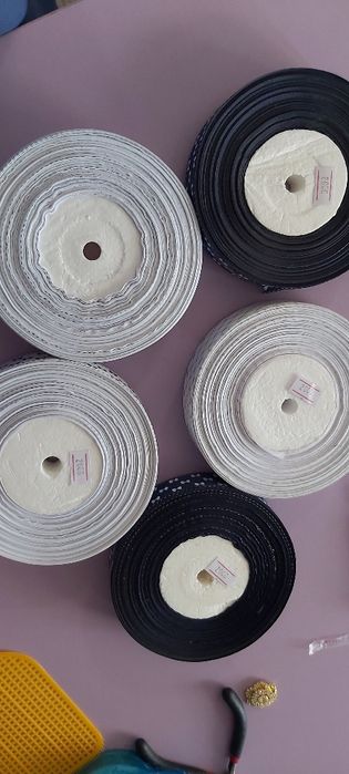 Атласные ленты с рисунком.