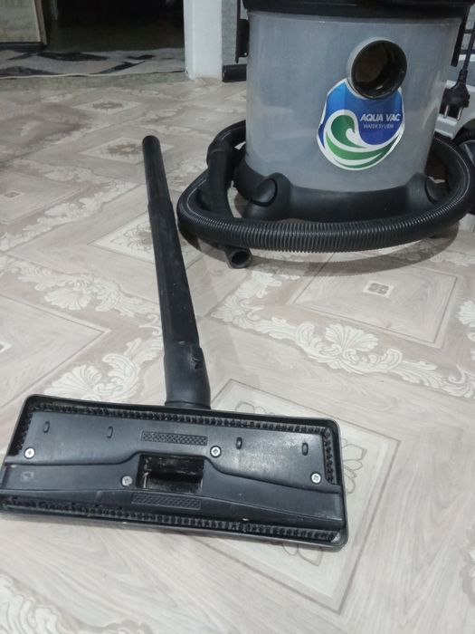 Продам пылесос моющий.