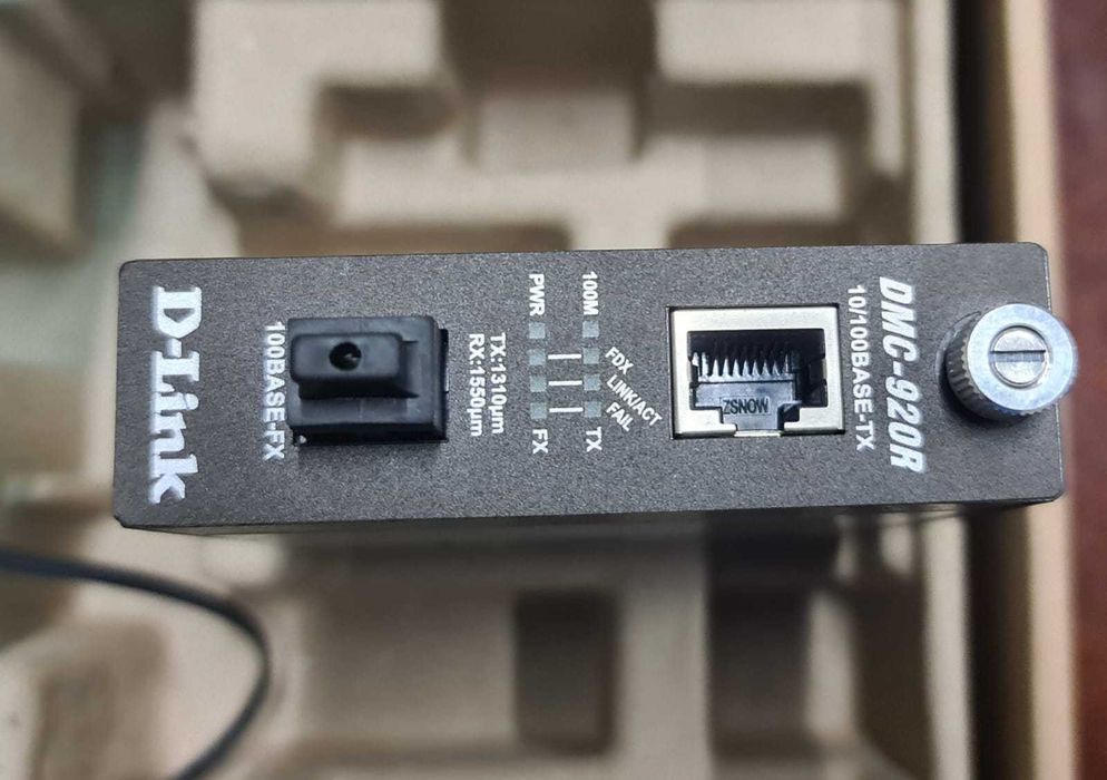 Медиаконвертер D-Link DMC-920R и DMC-920Т