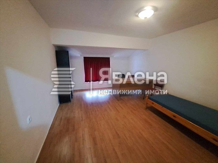 Дава се под наем Едностаен апартамент в Ямбол, Васил Левски - 24 кв.м за 128 € - Снимка #2