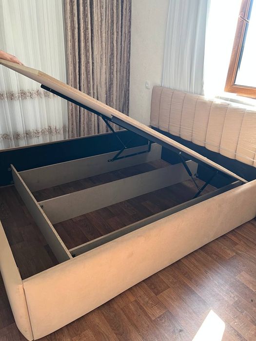 Двухспальный кровать