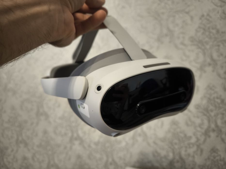 Шлем виртуальной реальности VR