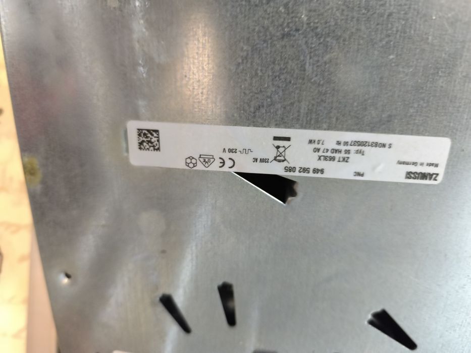 Керамичен плот Zanussi ZKT663LX