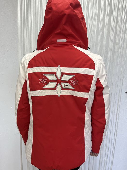 Дамско скиорско яке,стилно и ефектно!