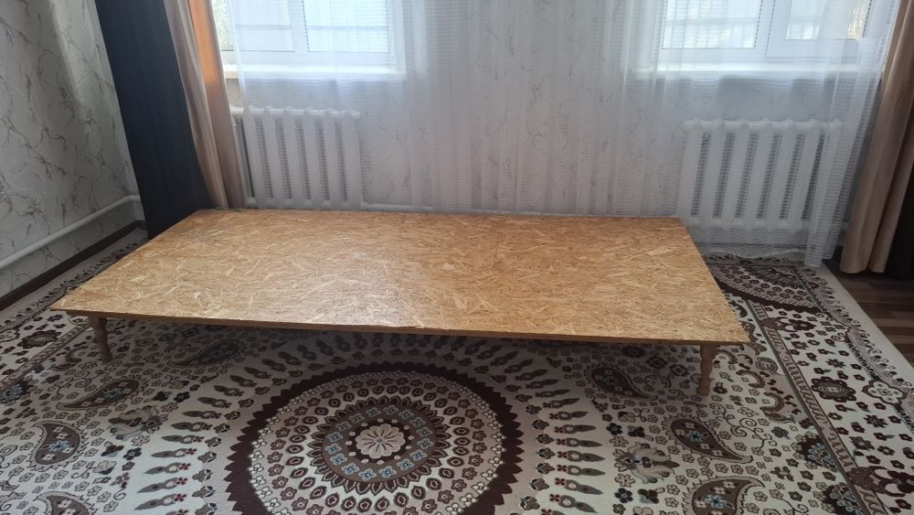 Продам стол.    .