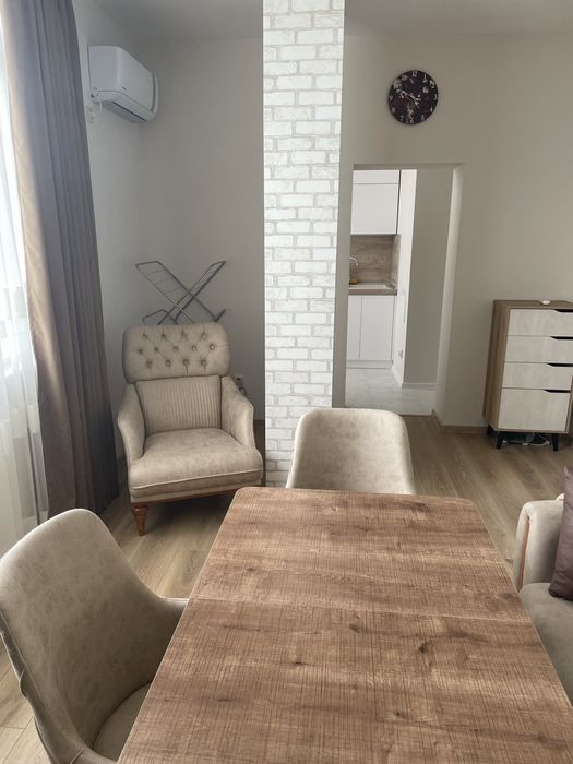 Дава се под наем Тристаен апартамент в Харманли - 80 кв.м за 306 € - Снимка #1