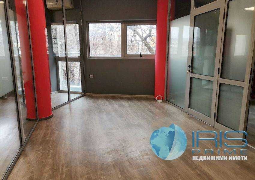 Продава се Офис в Шумен, Център - 77 кв.м за 975 €/кв.м - Снимка #2