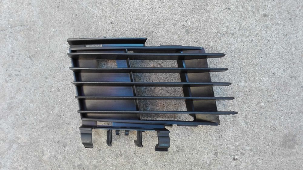 grile din bara Opel Vectra C 30 lei