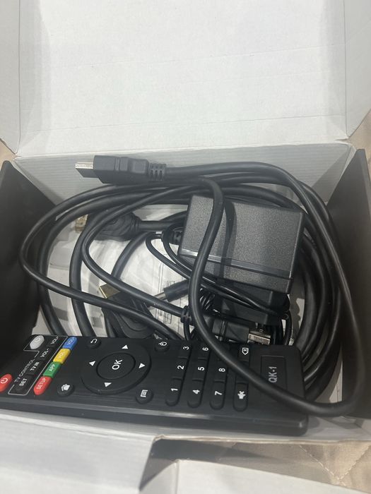Тв приставка smart  tv box