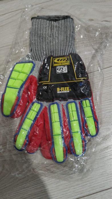 Продам перчатки противоударные и производственные.