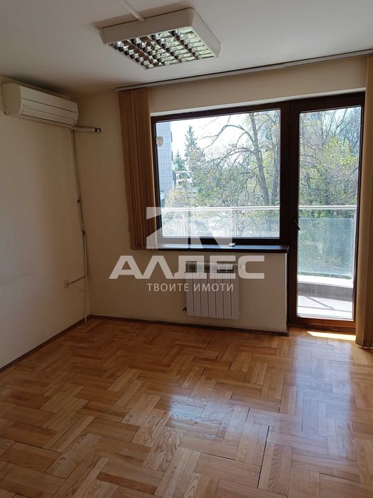 Дава се под наем Тристаен апартамент в София, Лозенец - 78 кв.м за 847.62 € - Снимка #3