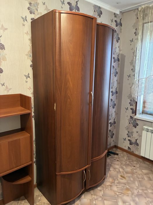 Мебель два шкафа  и горка